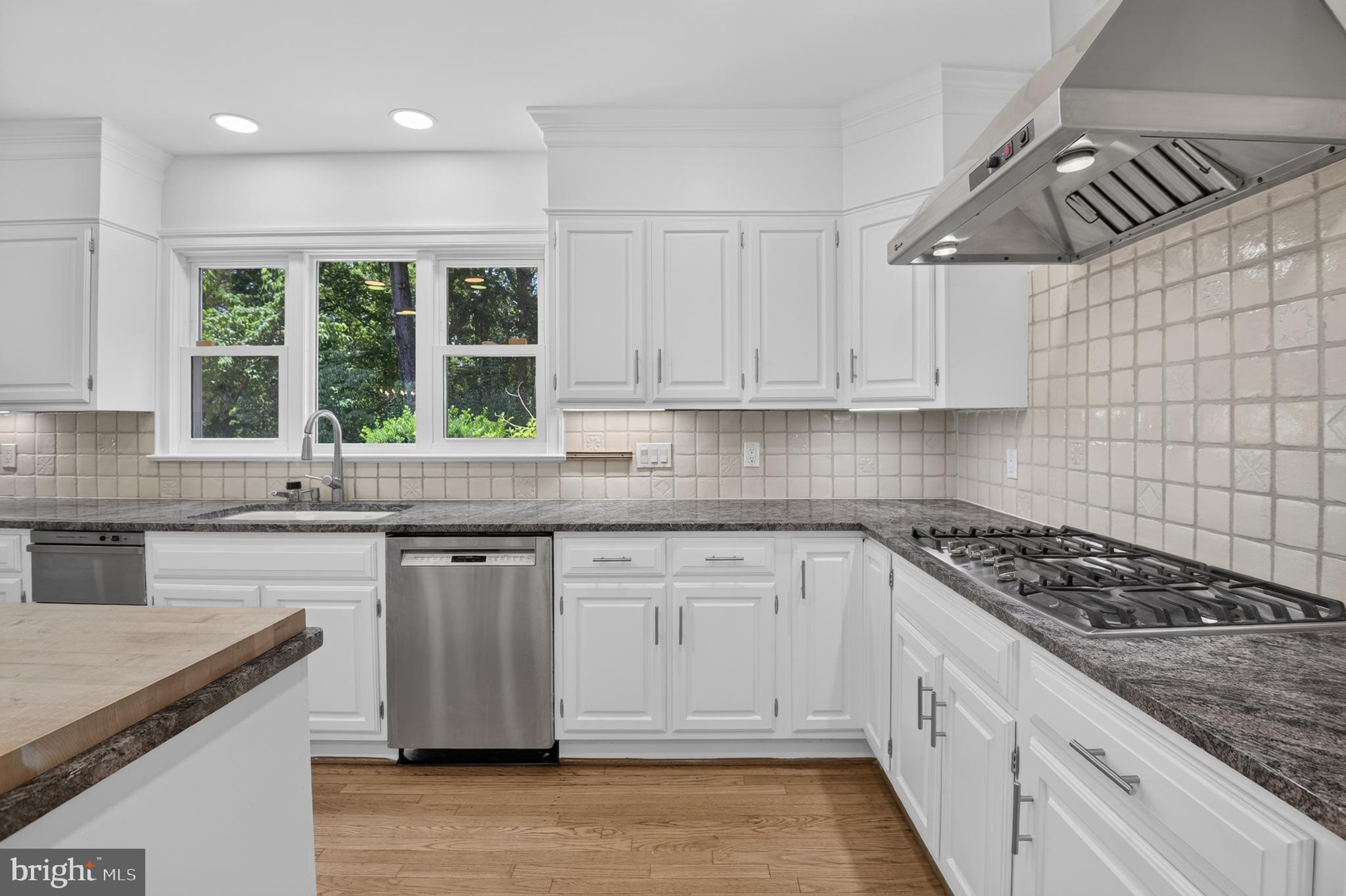 POTOMAC VILLAGE - Residential