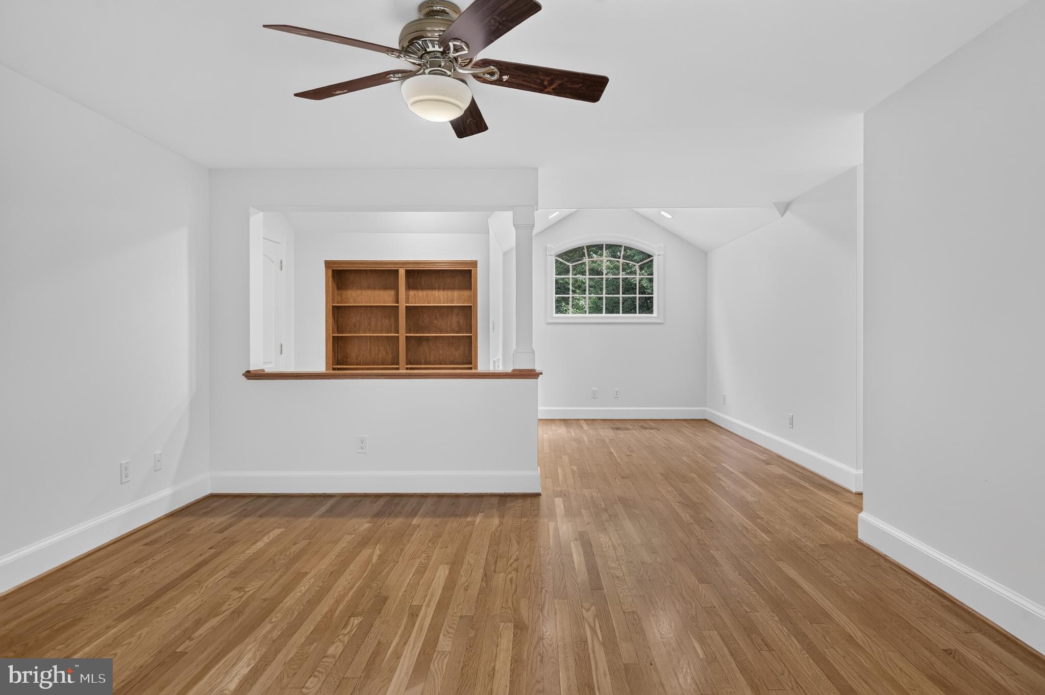 POTOMAC VILLAGE - Residential