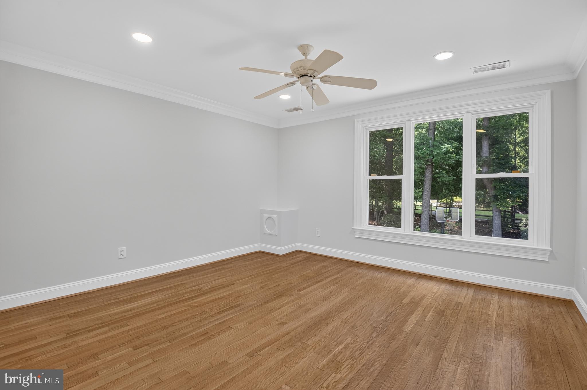 POTOMAC VILLAGE - Residential