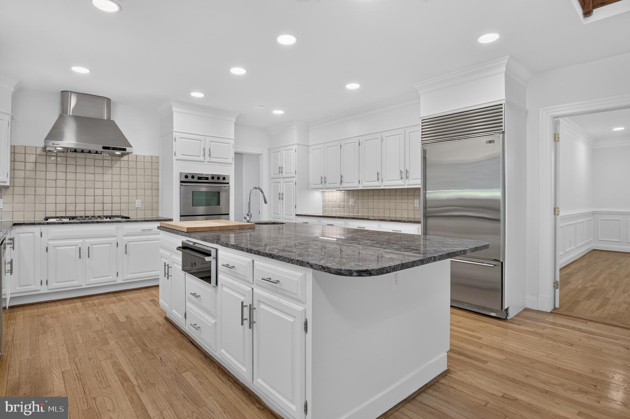 POTOMAC VILLAGE - Residential