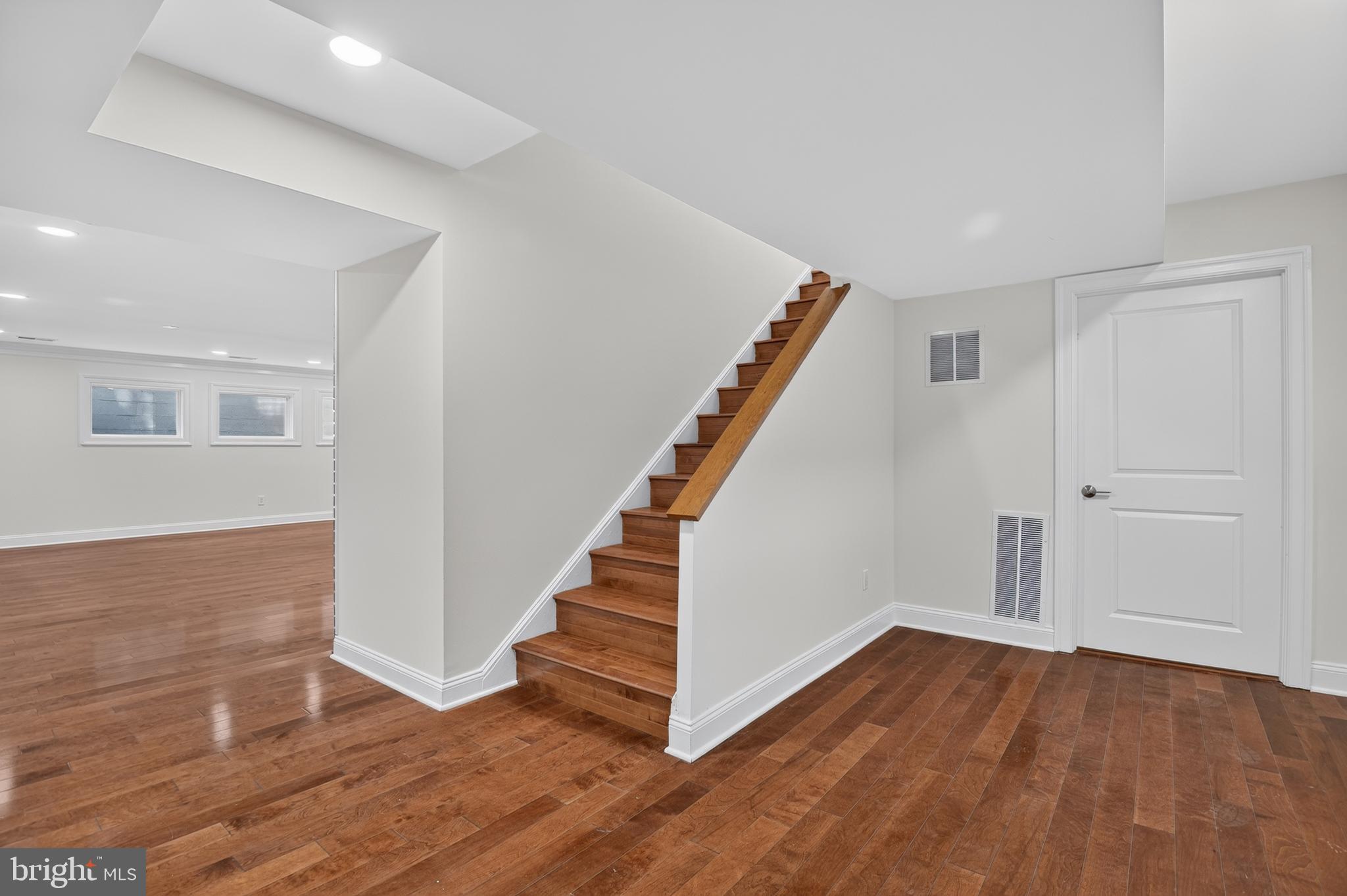 POTOMAC VILLAGE - Residential