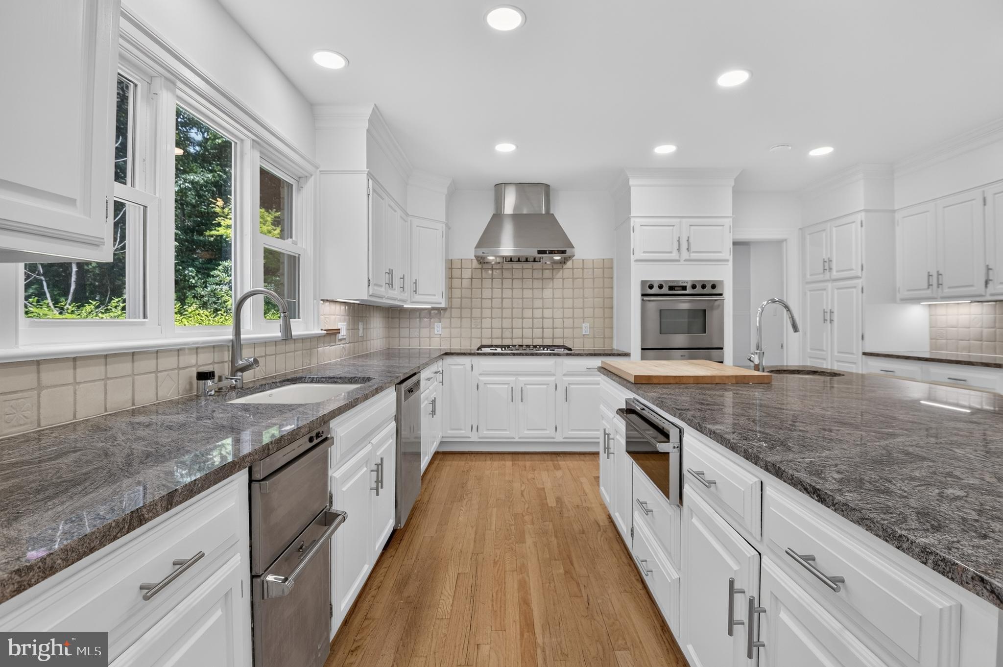 POTOMAC VILLAGE - Residential