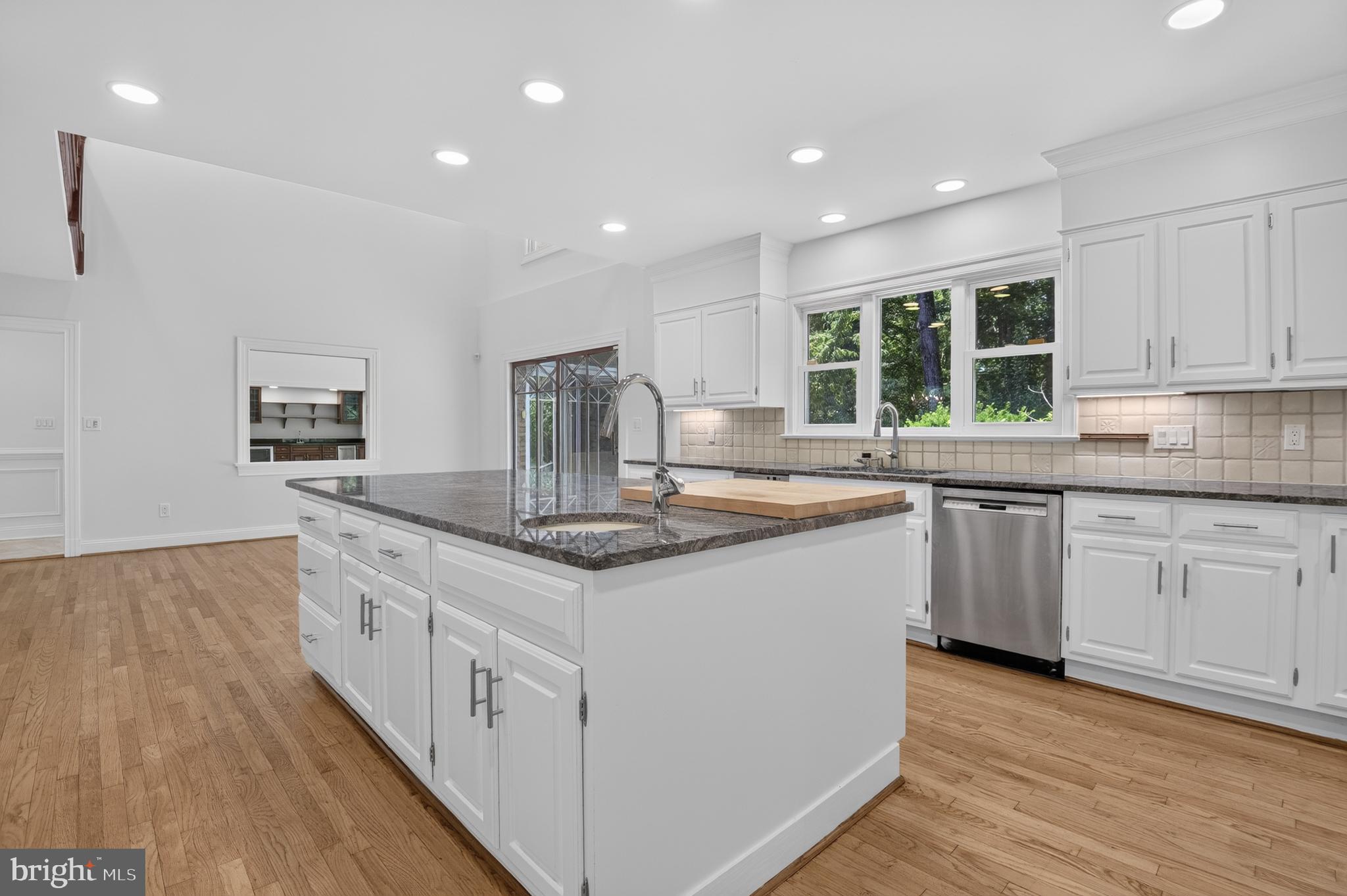POTOMAC VILLAGE - Residential