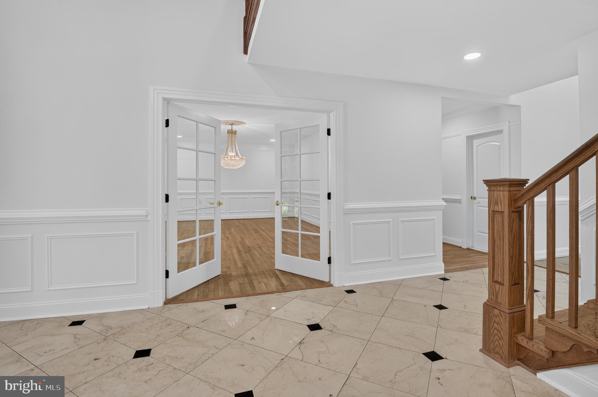 POTOMAC VILLAGE - Residential