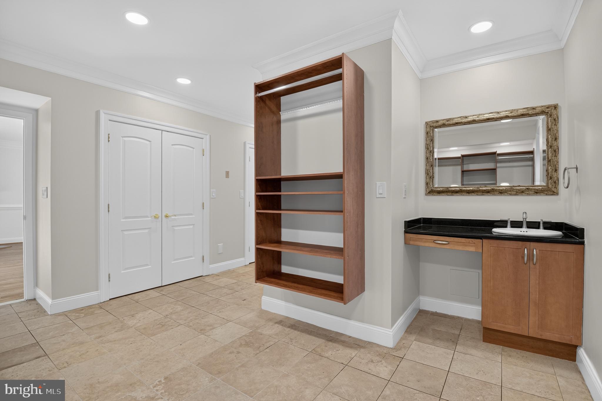 POTOMAC VILLAGE - Residential