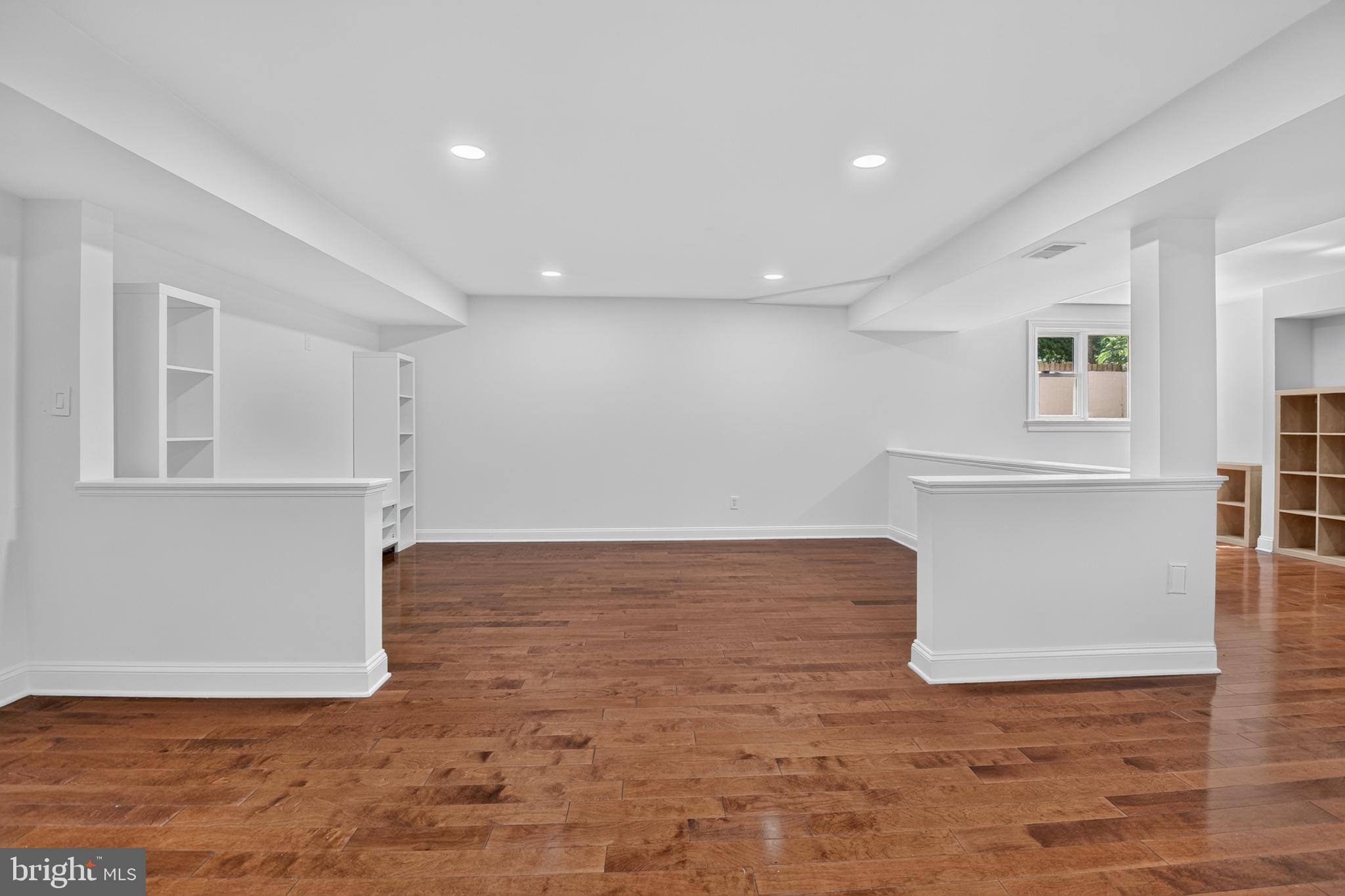 POTOMAC VILLAGE - Residential