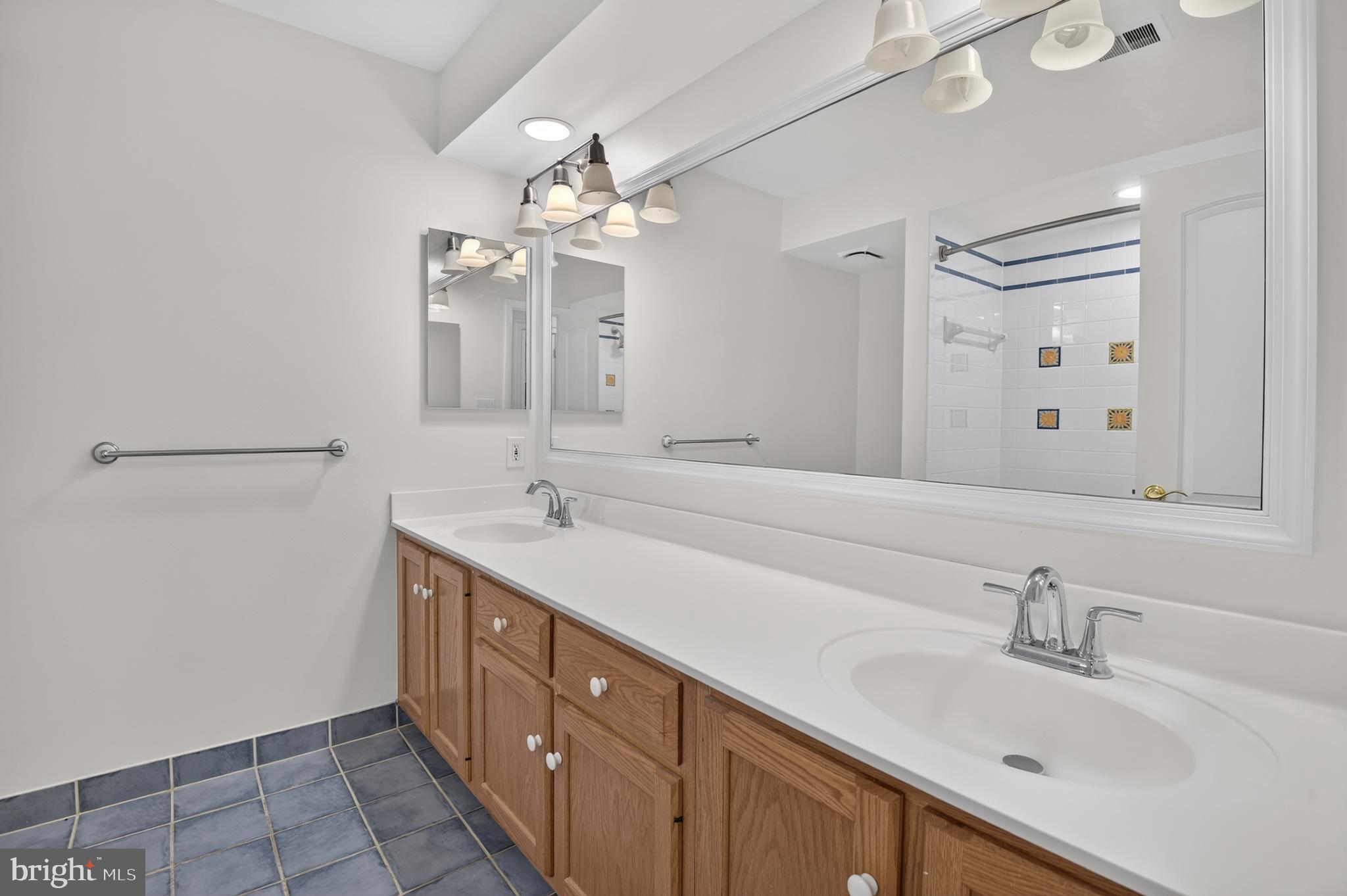POTOMAC VILLAGE - Residential