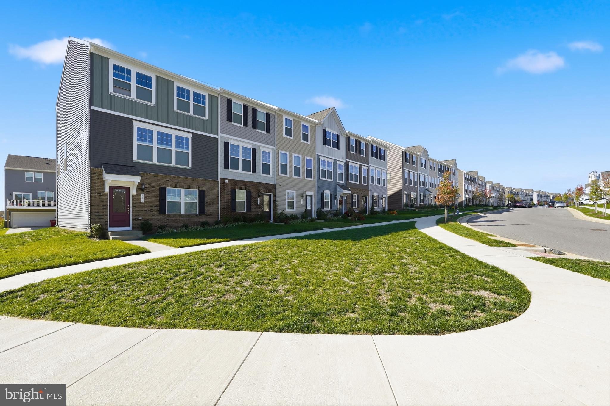 PRESIDENTS POINTE - Residential