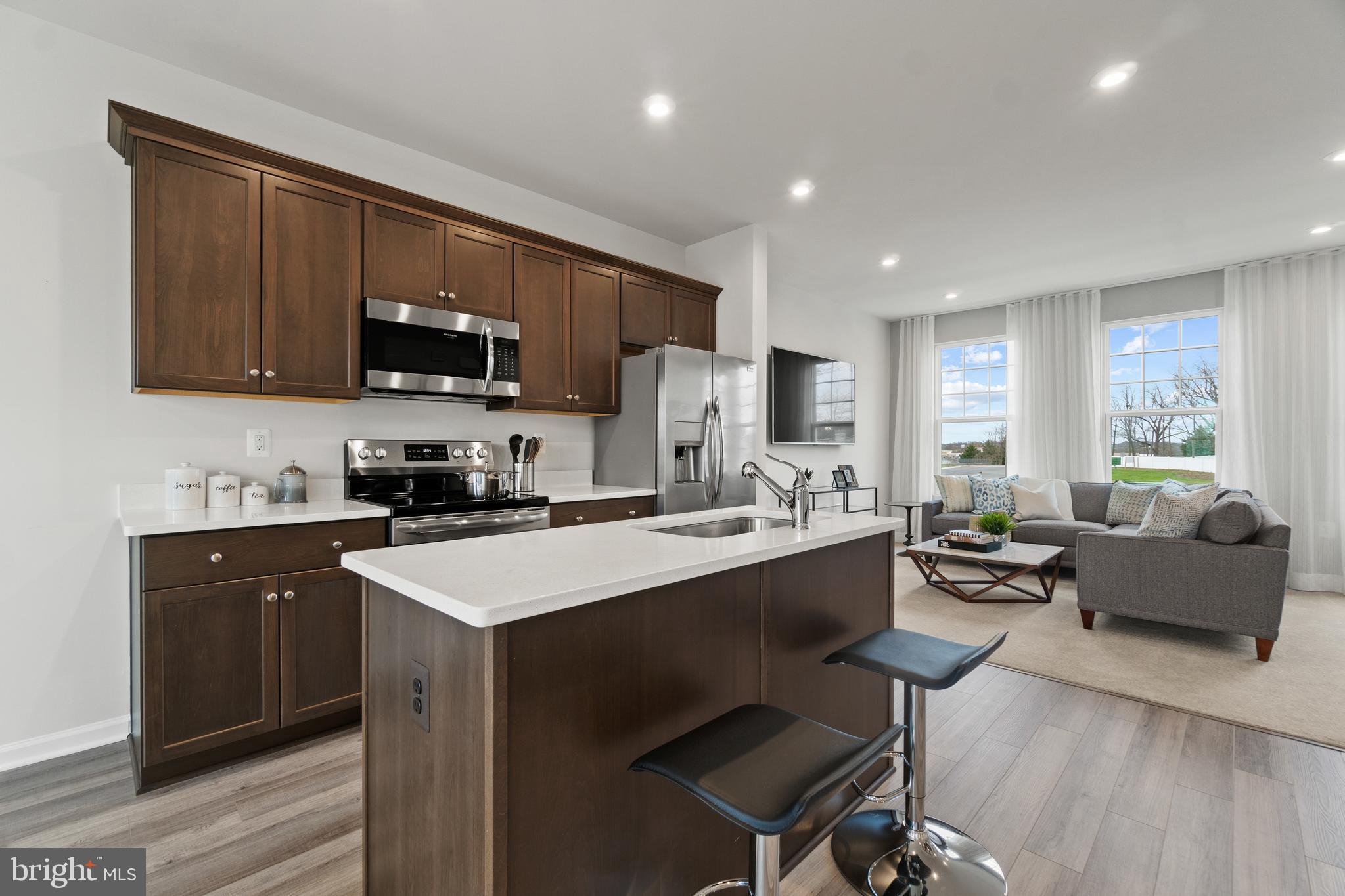 PRESIDENTS POINTE - Residential