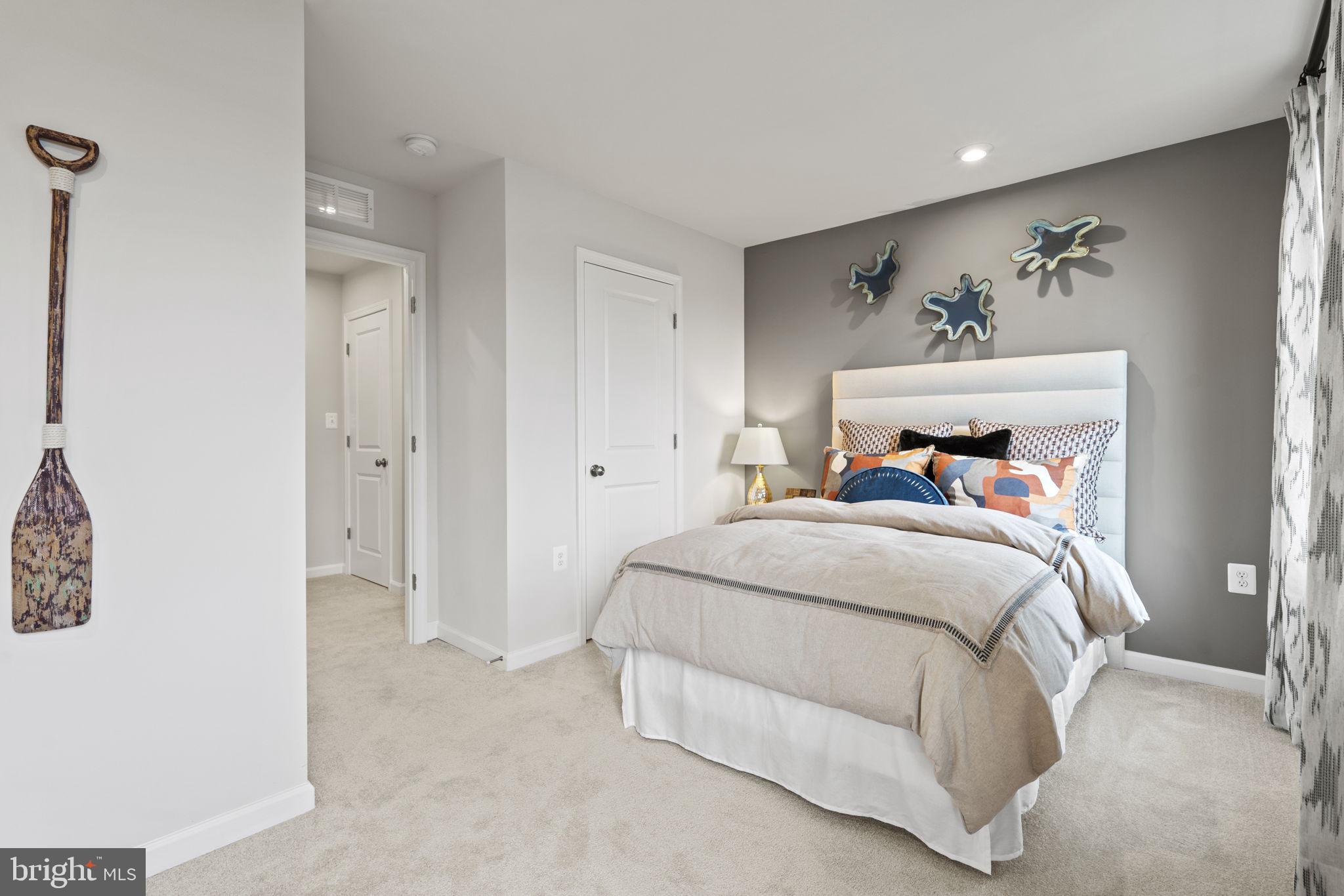 PRESIDENTS POINTE - Residential