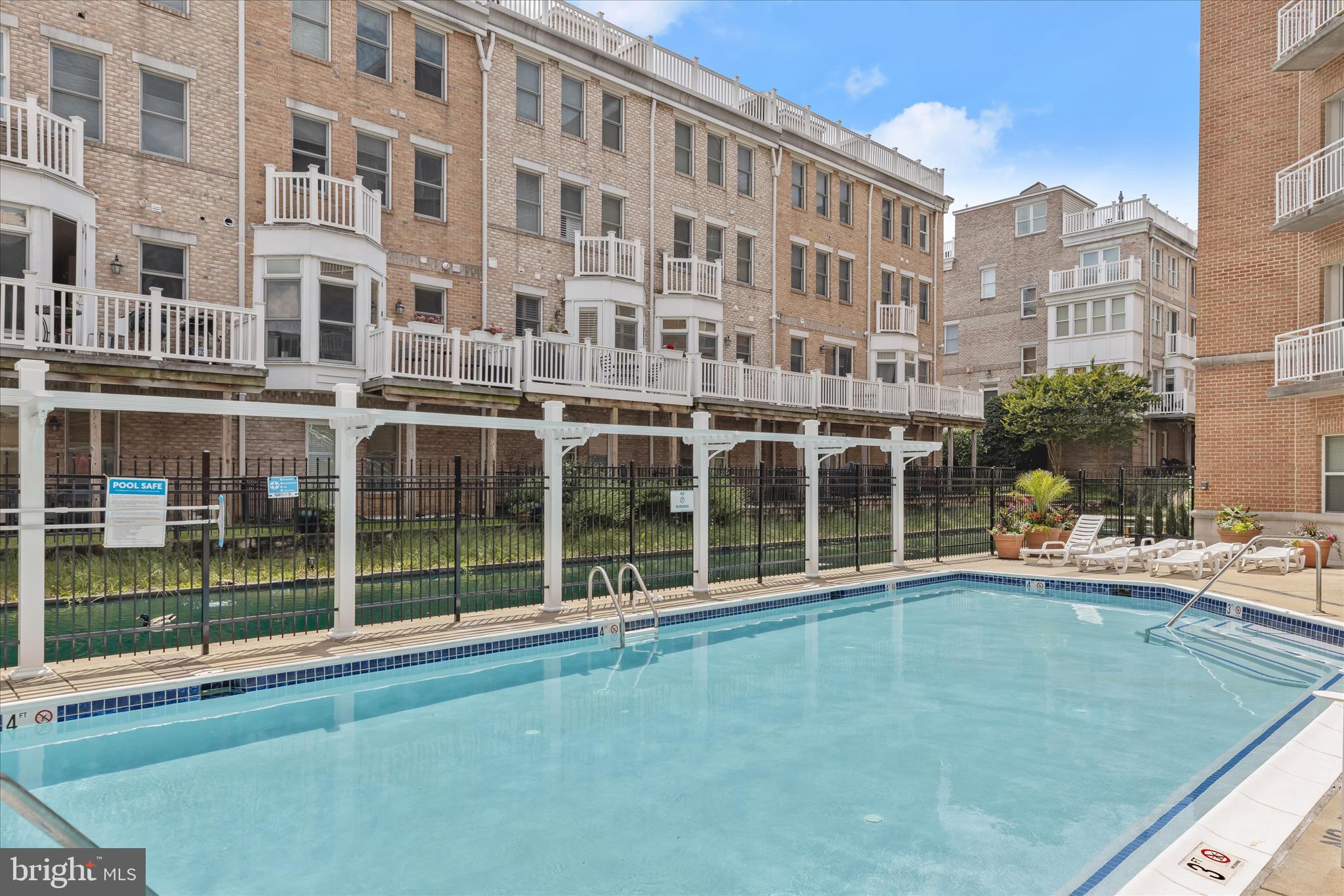 PIERSIDE AT HARBORVIEW - Residential