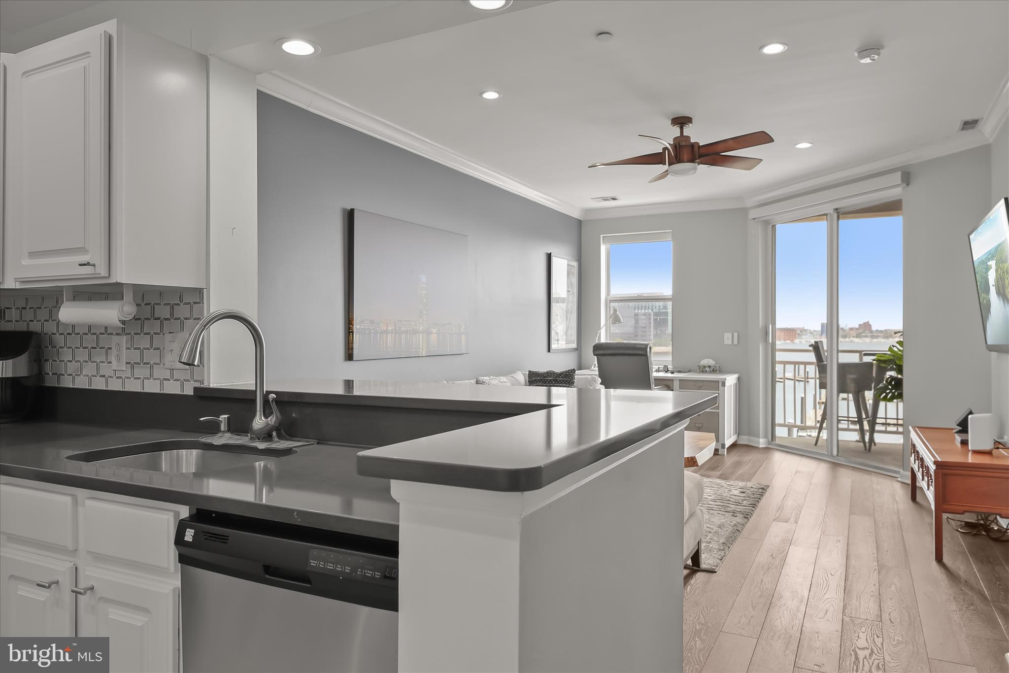 PIERSIDE AT HARBORVIEW - Residential