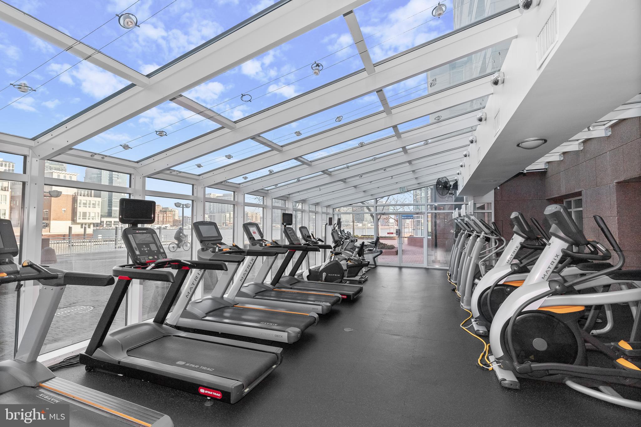 PIERSIDE AT HARBORVIEW - Residential