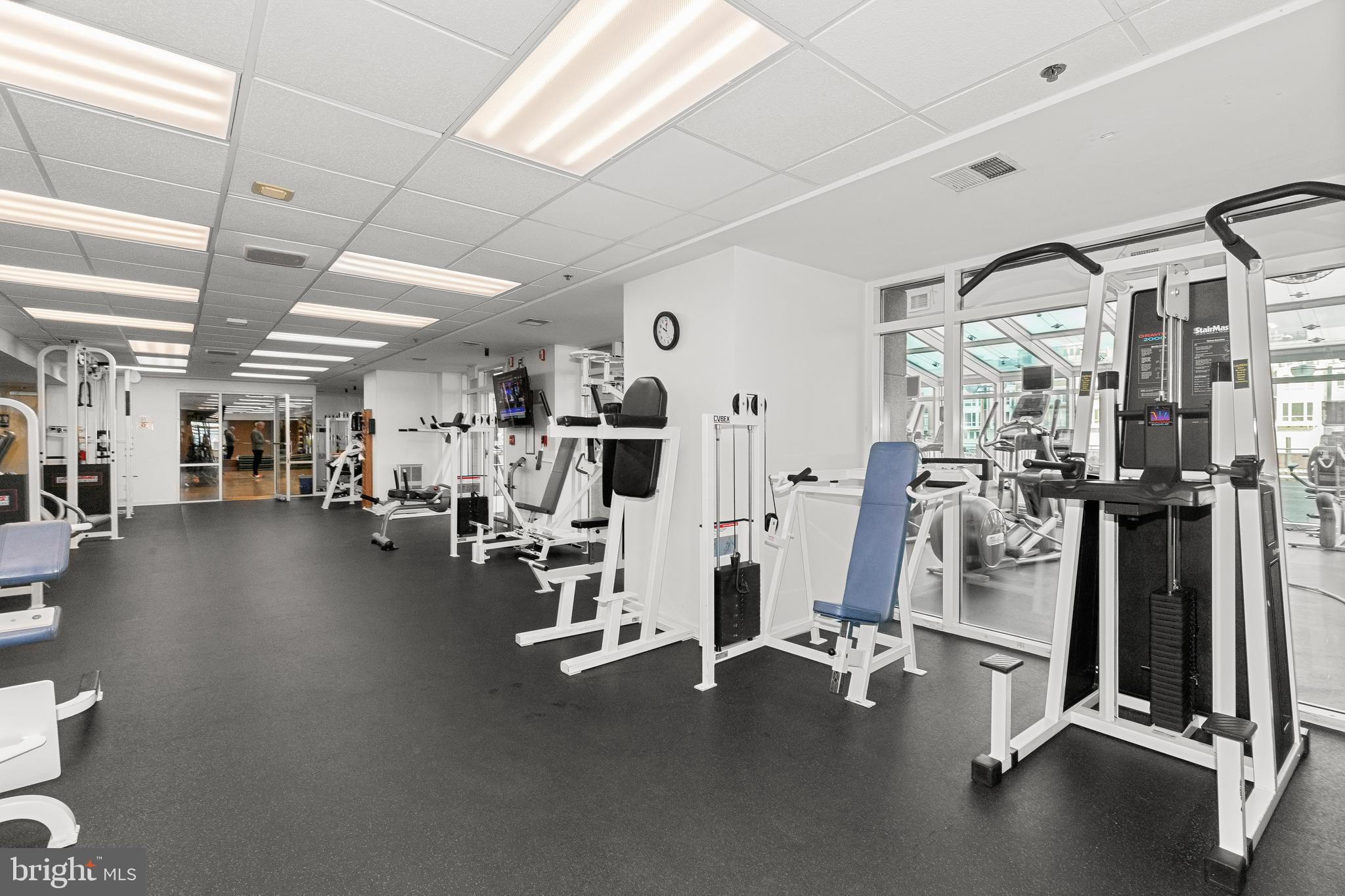 PIERSIDE AT HARBORVIEW - Residential
