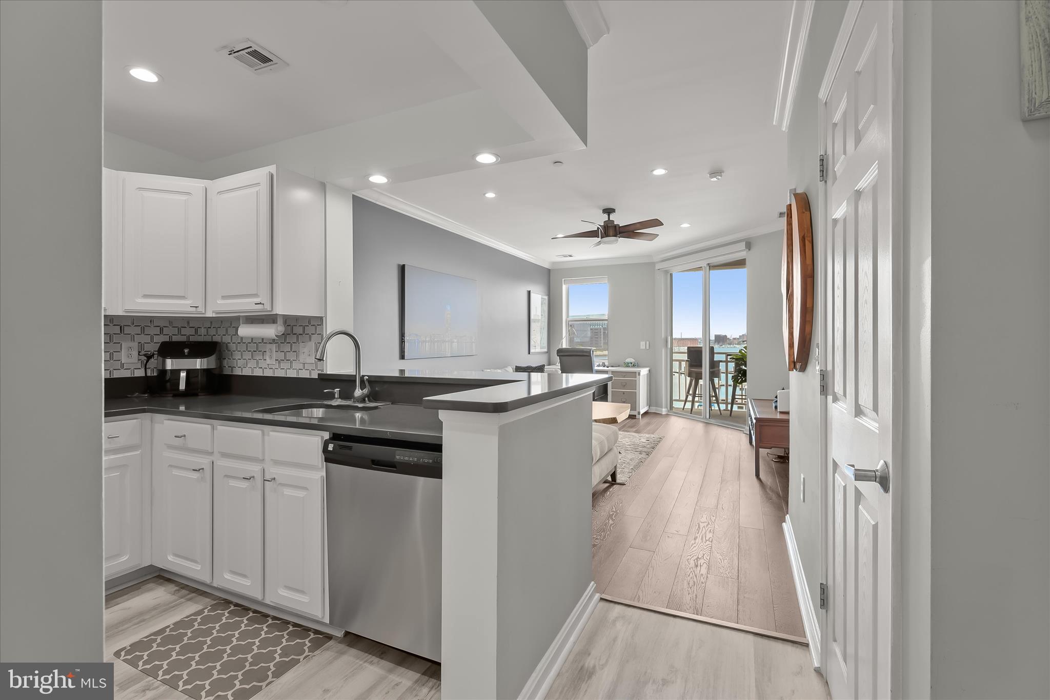PIERSIDE AT HARBORVIEW - Residential