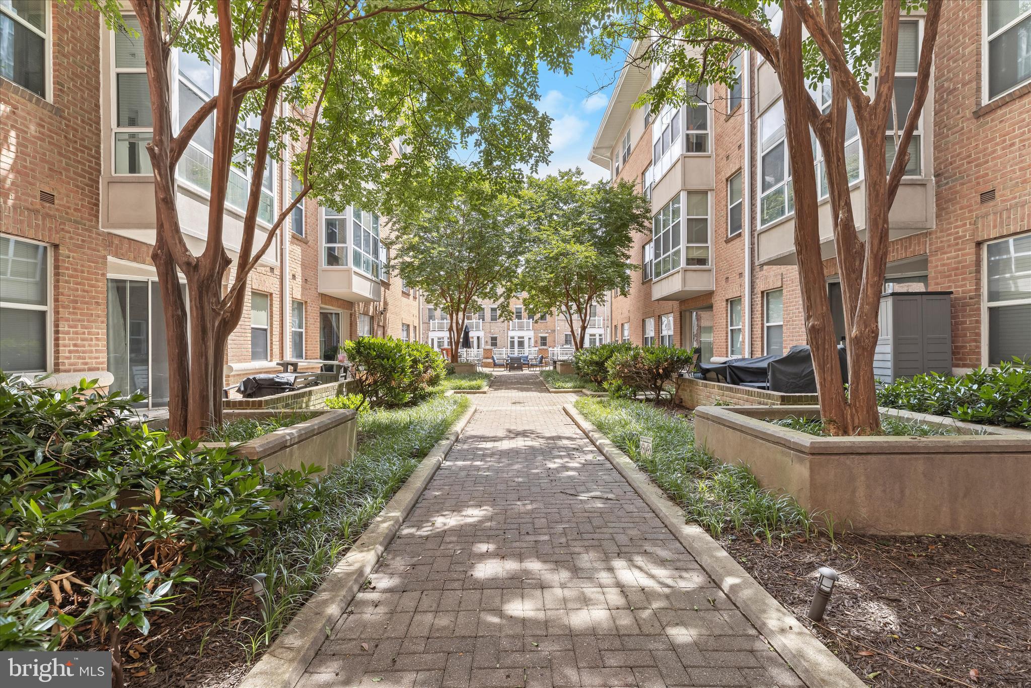 PIERSIDE AT HARBORVIEW - Residential