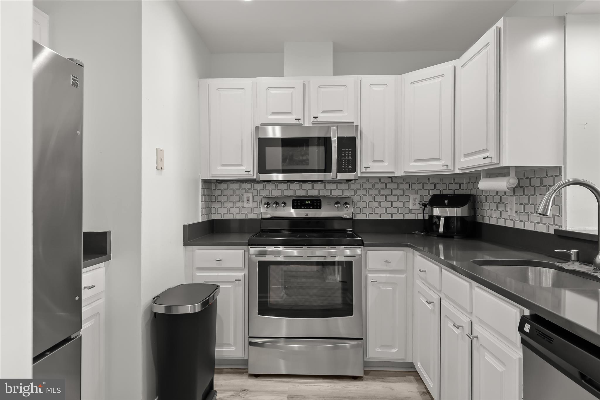 PIERSIDE AT HARBORVIEW - Residential