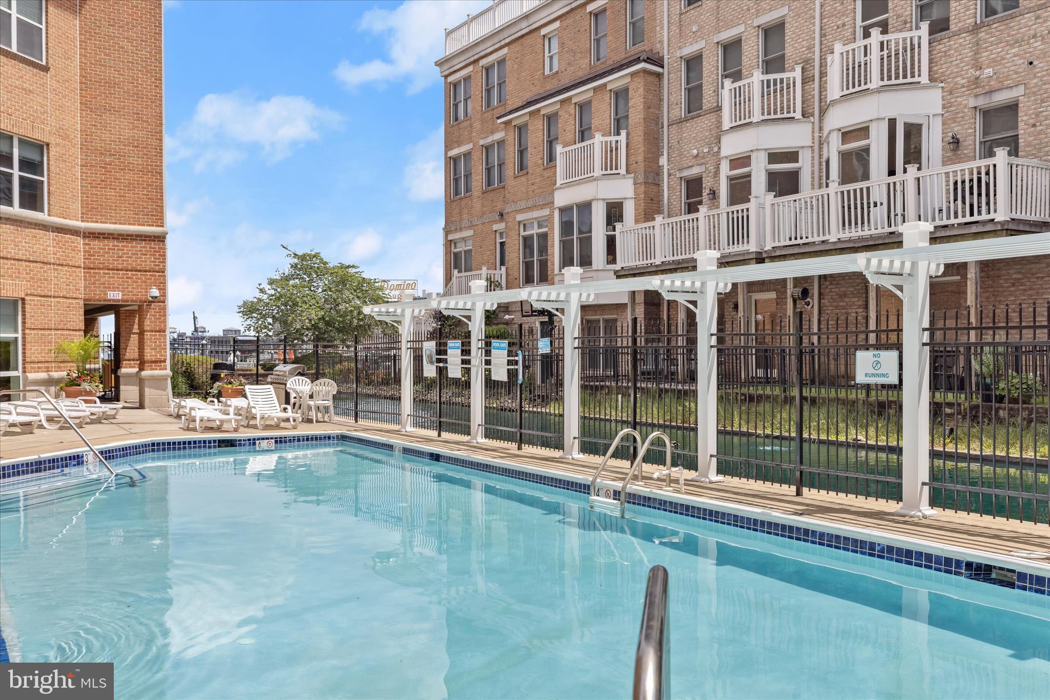PIERSIDE AT HARBORVIEW - Residential