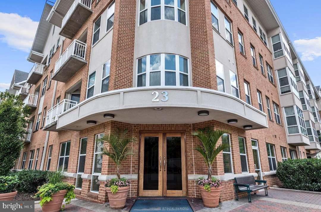 PIERSIDE AT HARBORVIEW - Residential