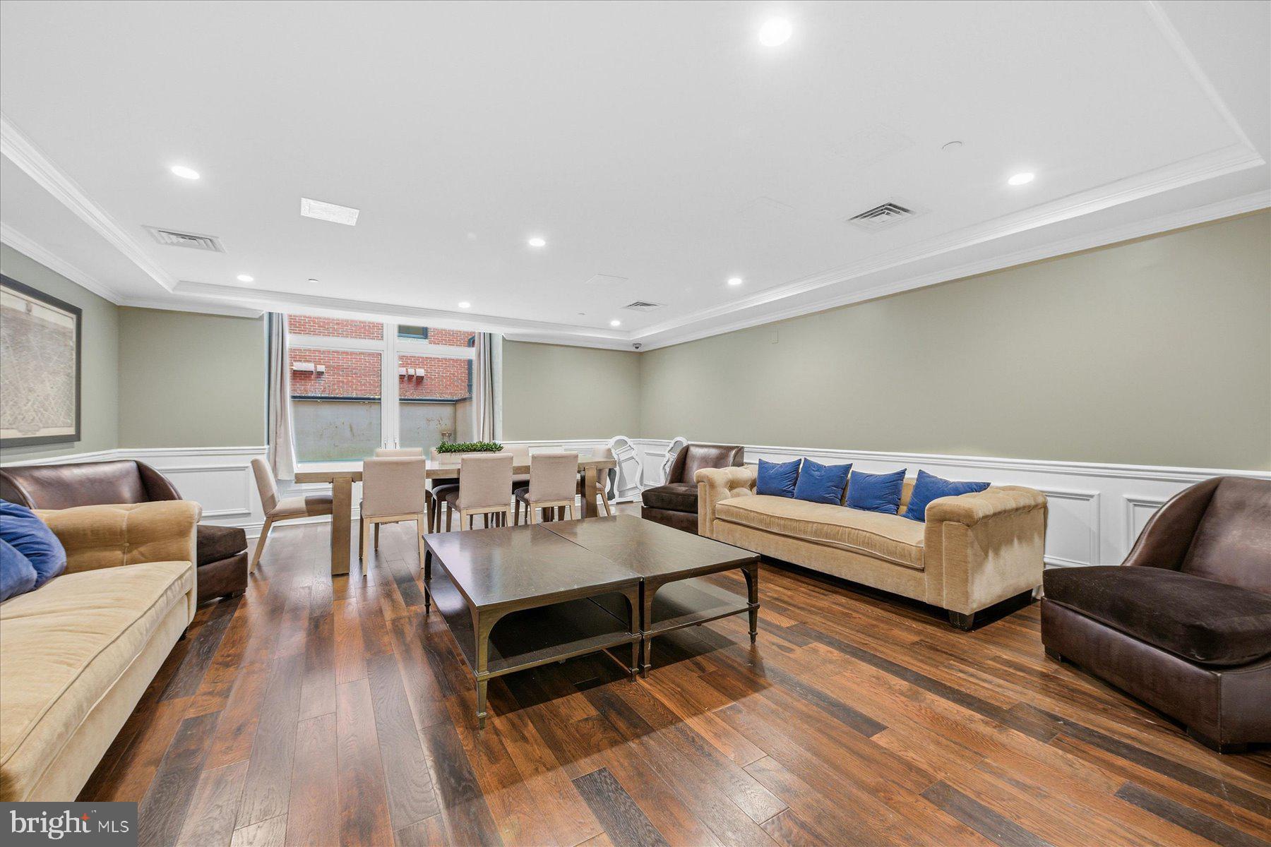 DOWNTOWN BETHESDA - Residential