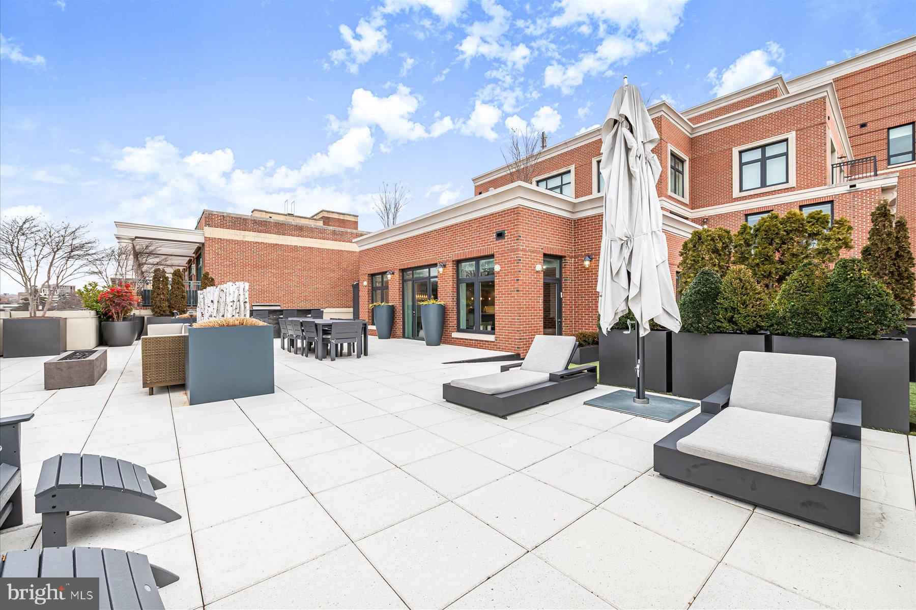 DOWNTOWN BETHESDA - Residential