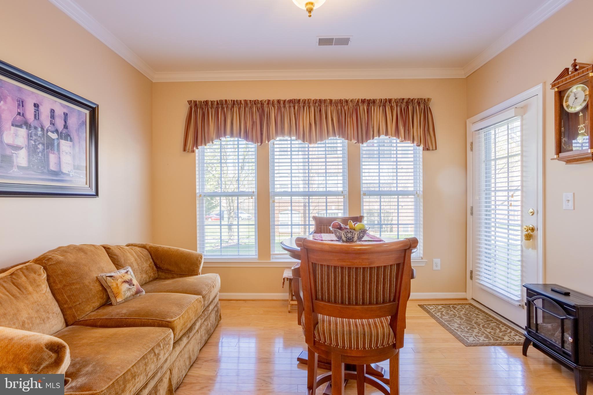 KINGS CROSSING - Residential