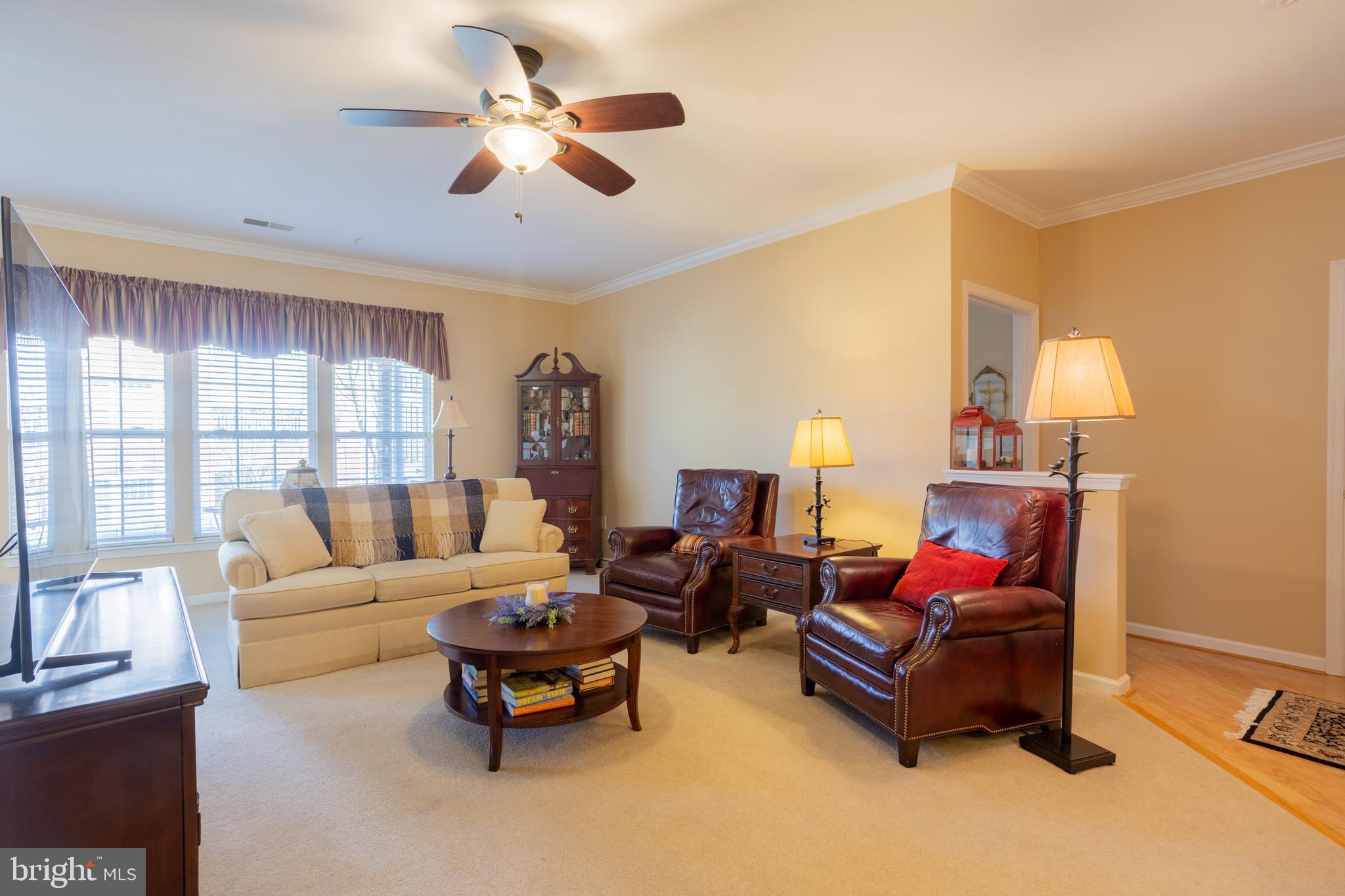 KINGS CROSSING - Residential