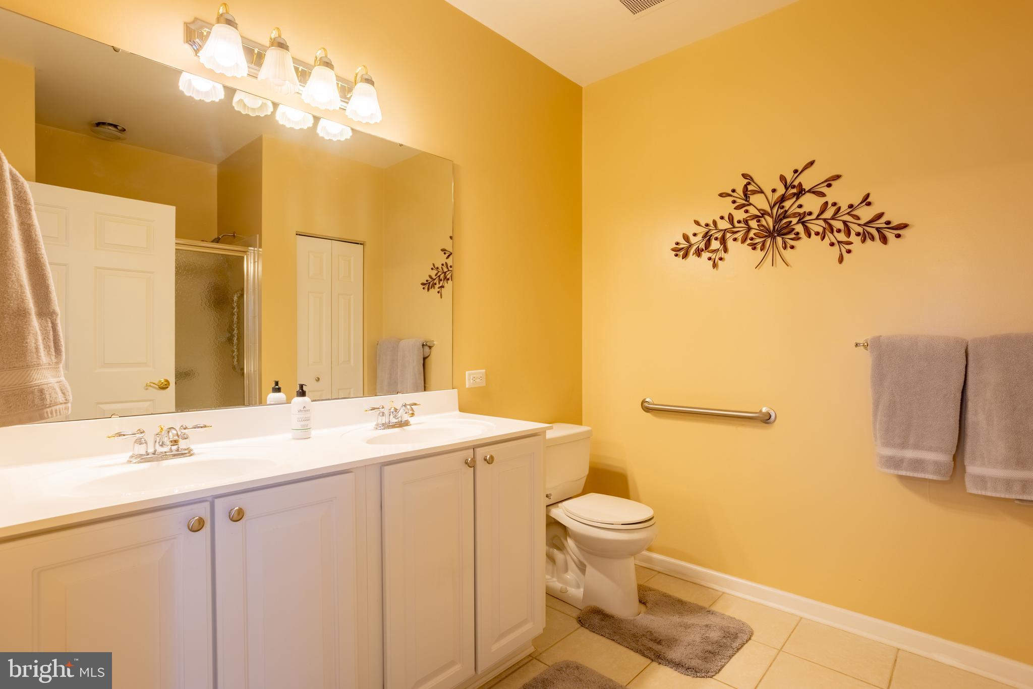 KINGS CROSSING - Residential