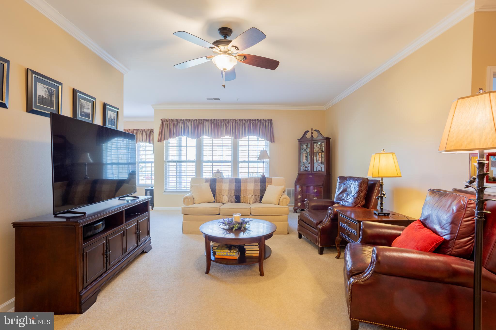 KINGS CROSSING - Residential