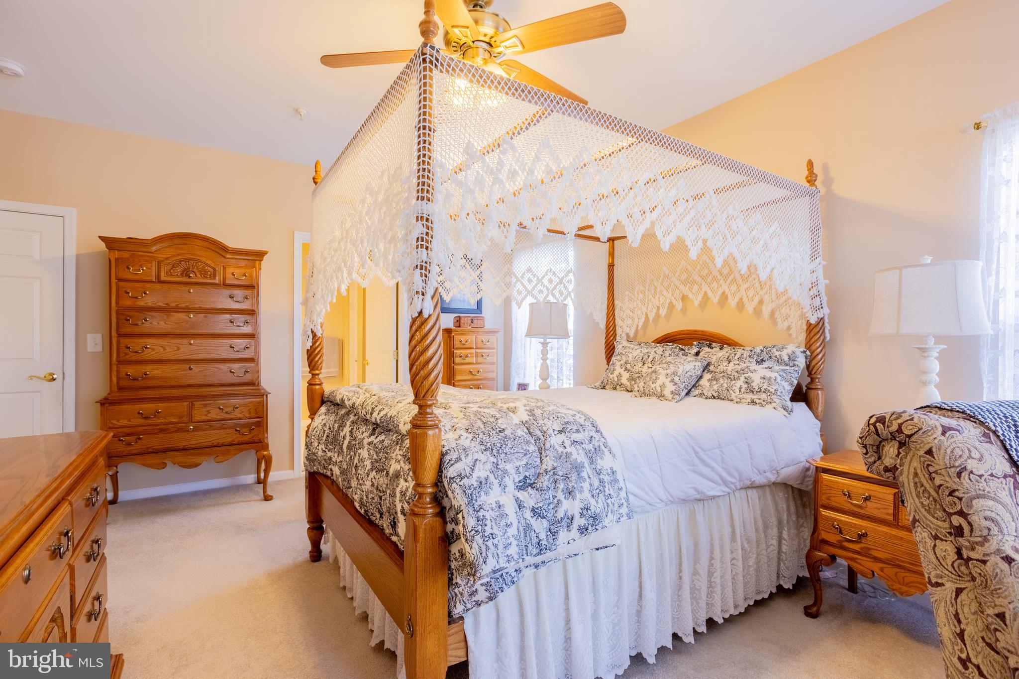 KINGS CROSSING - Residential