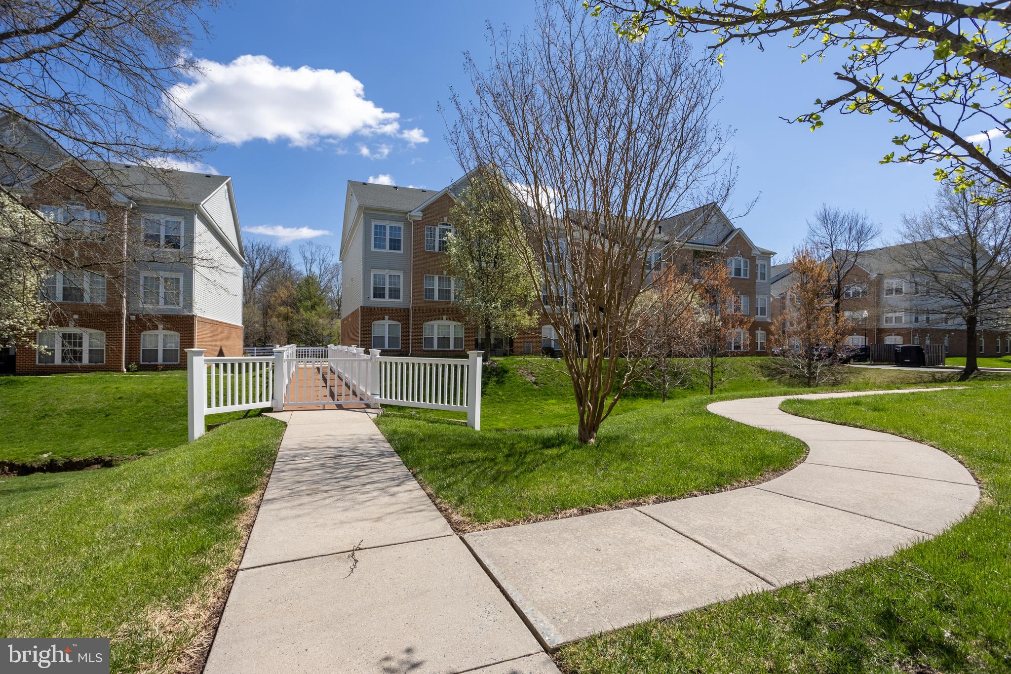 KINGS CROSSING - Residential