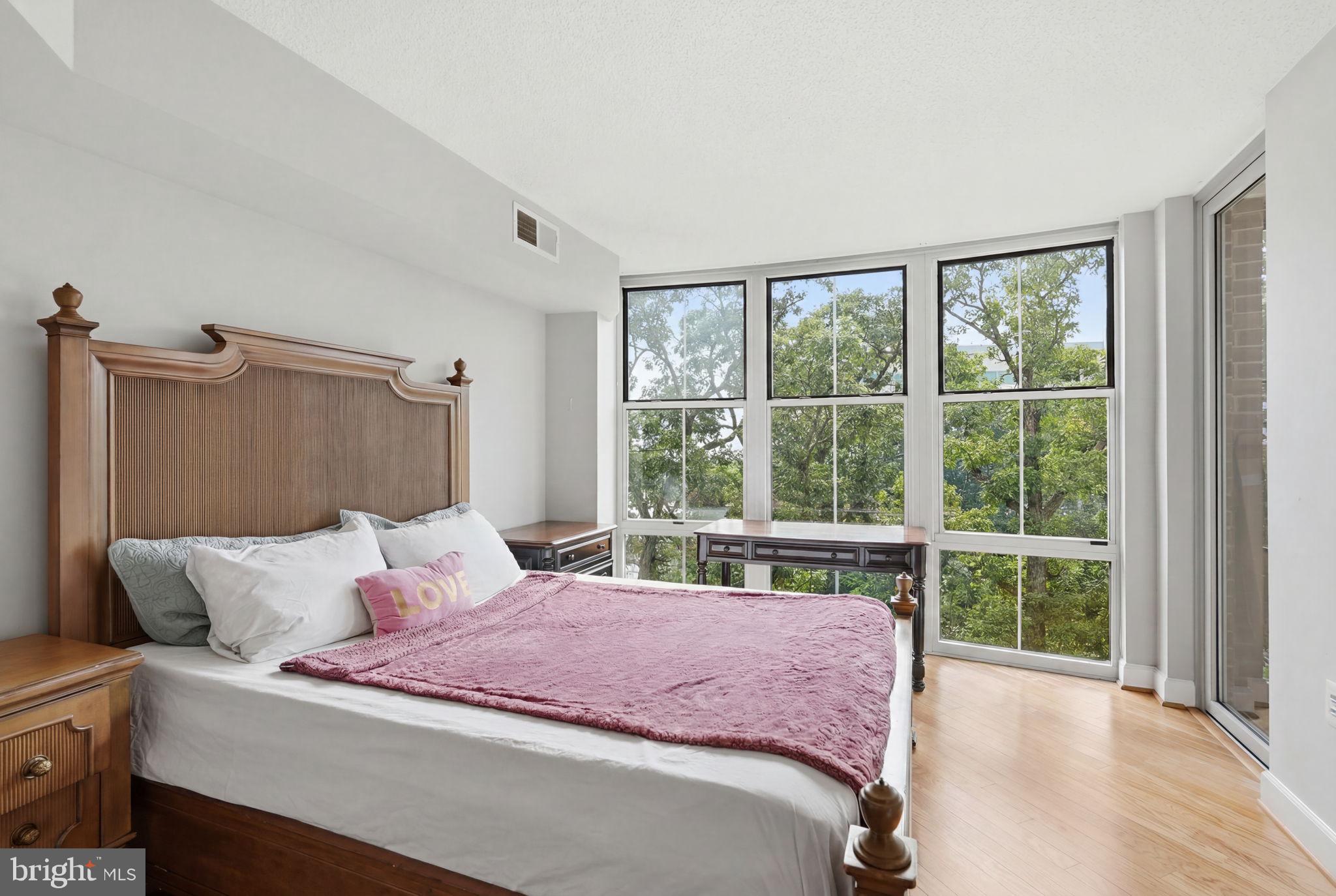 CARLTON HOUSE - Residential