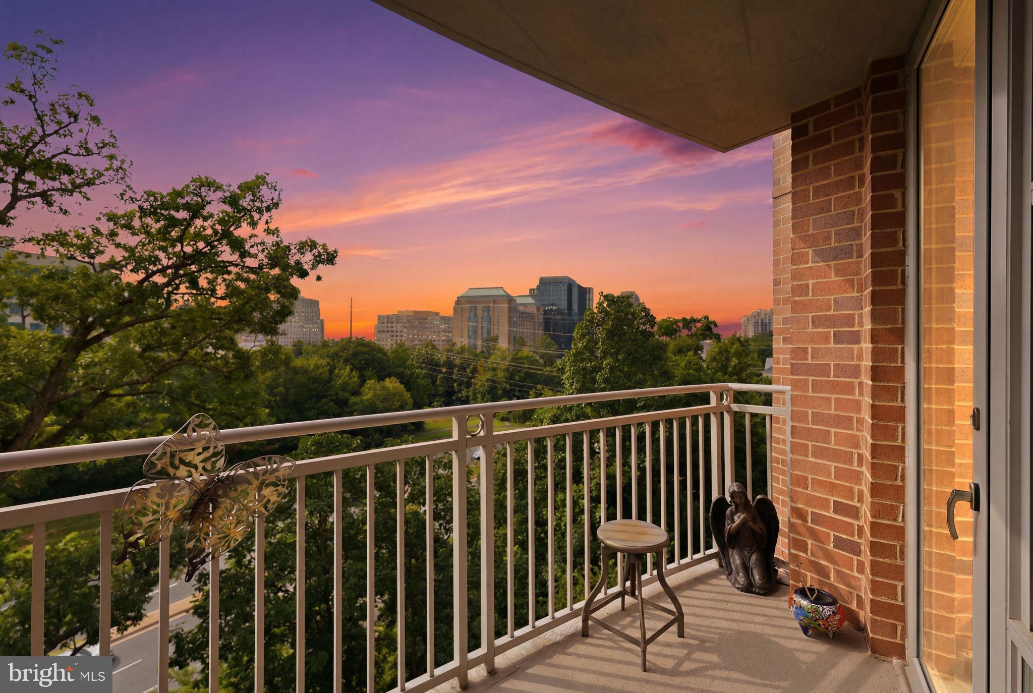 CARLTON HOUSE - Residential