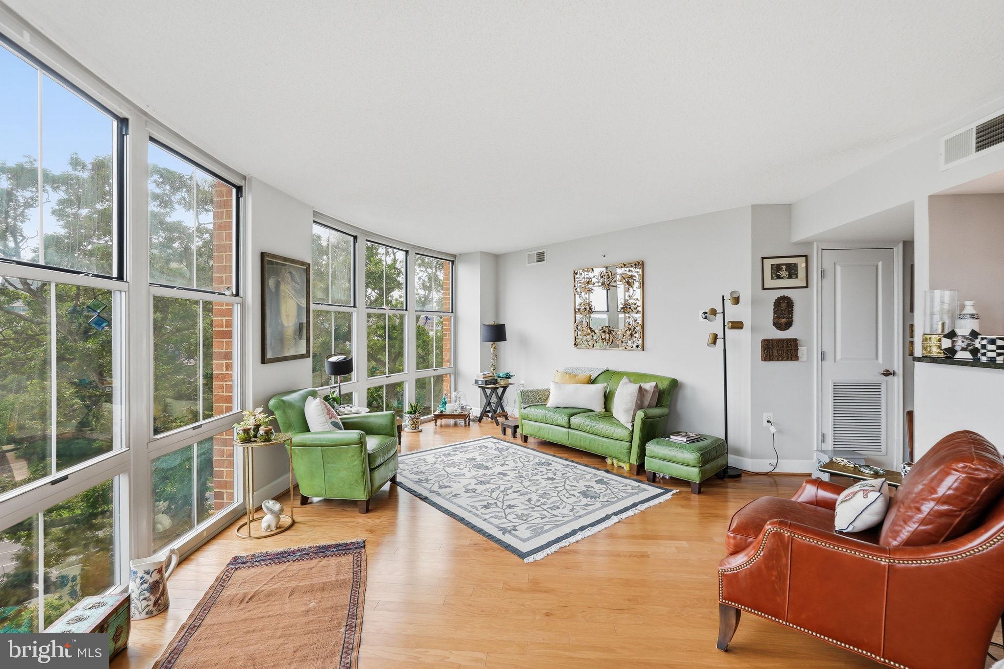 CARLTON HOUSE - Residential