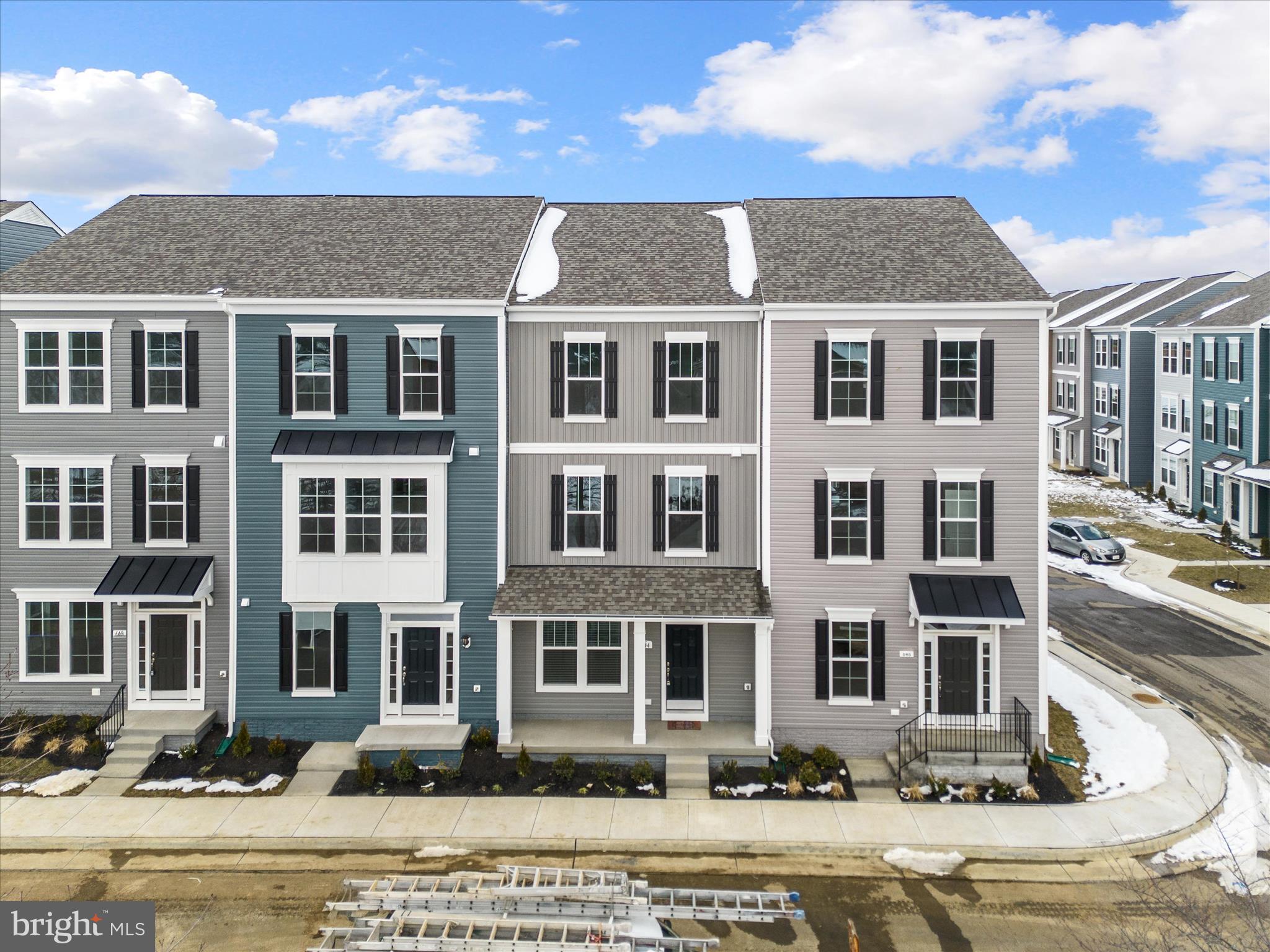 LOFTS AT CREEKSIDE - Residential Lease