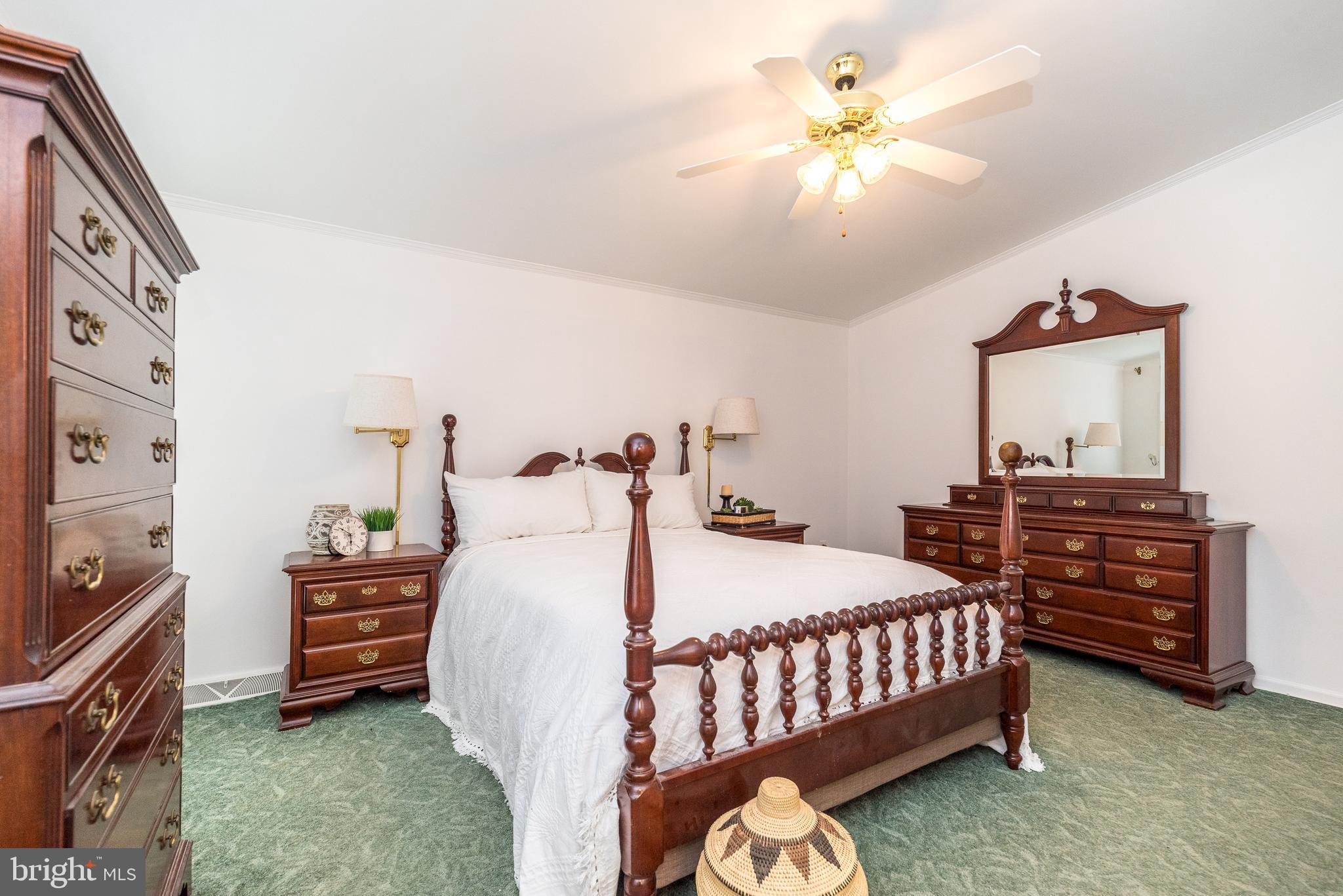 QUIET ACRES - Residential