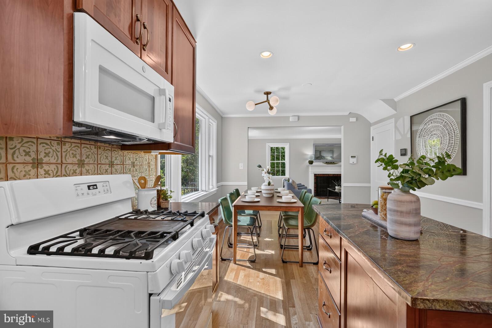 BROADMONT - Residential