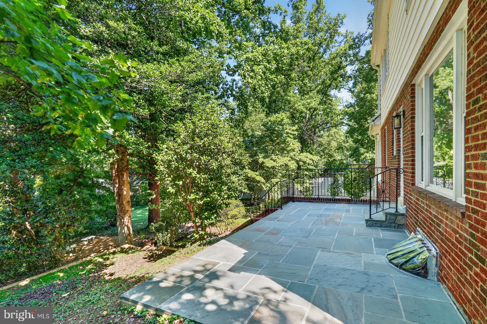 BROADMONT - Residential