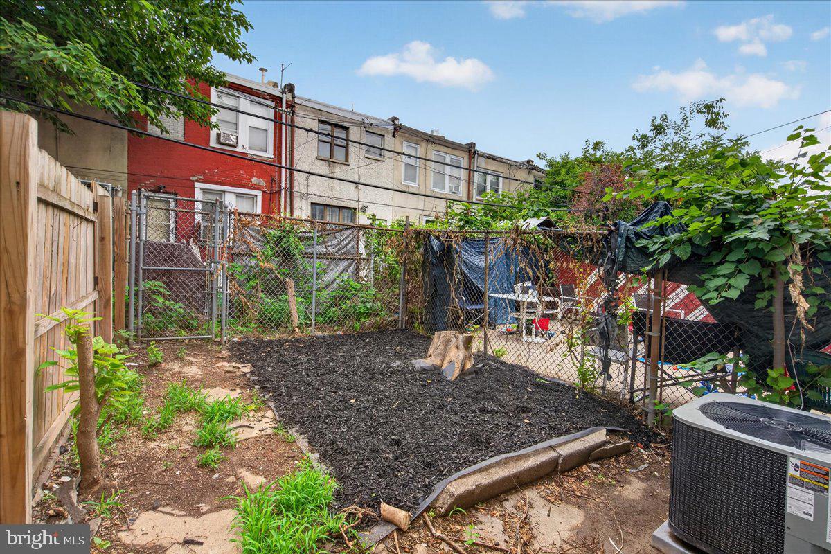 PHILADELPHIA (WEST) - Residential