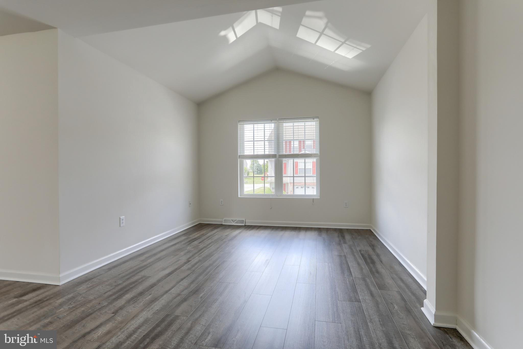 OAK HILLS - Residential