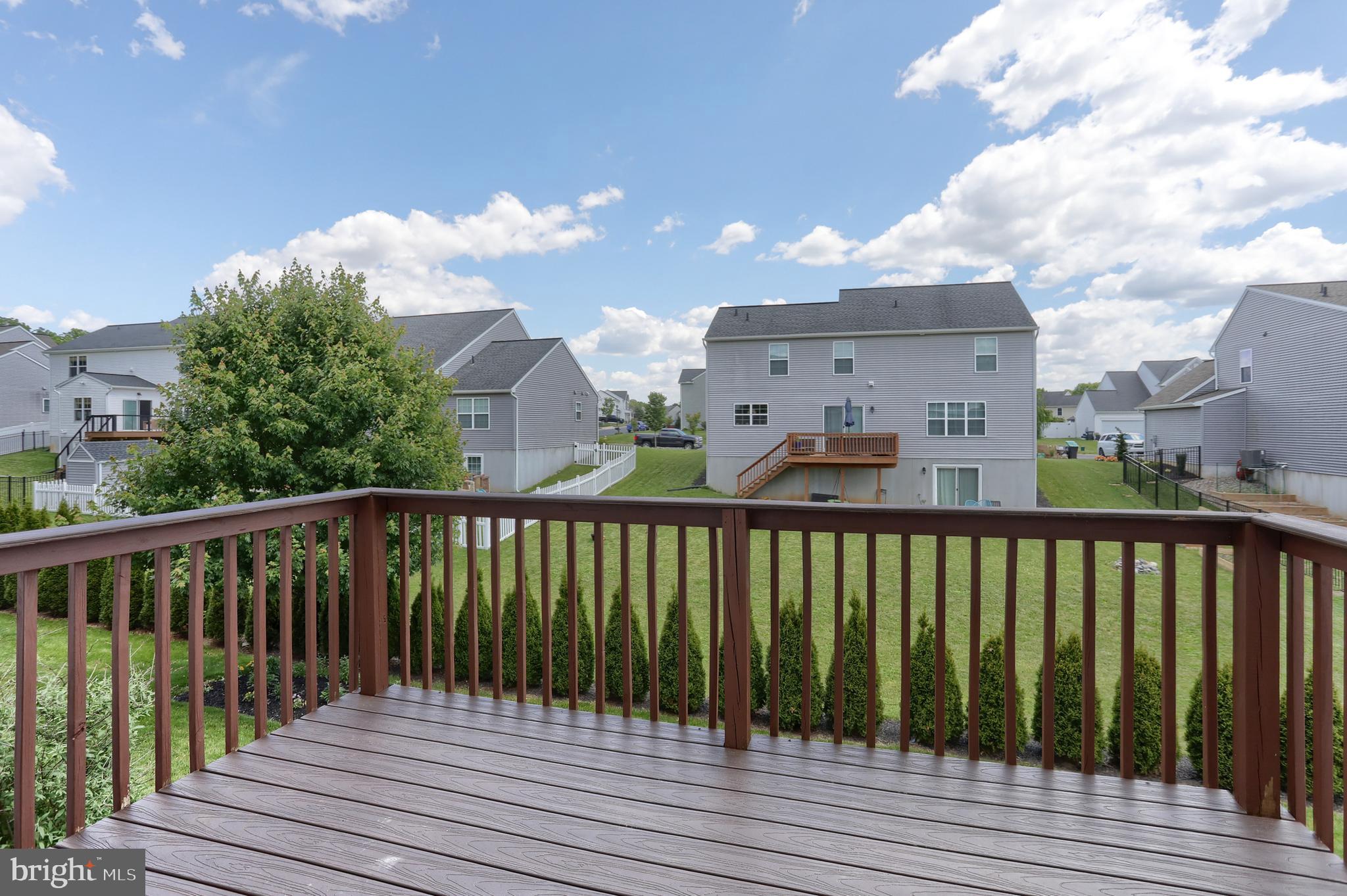 OAK HILLS - Residential