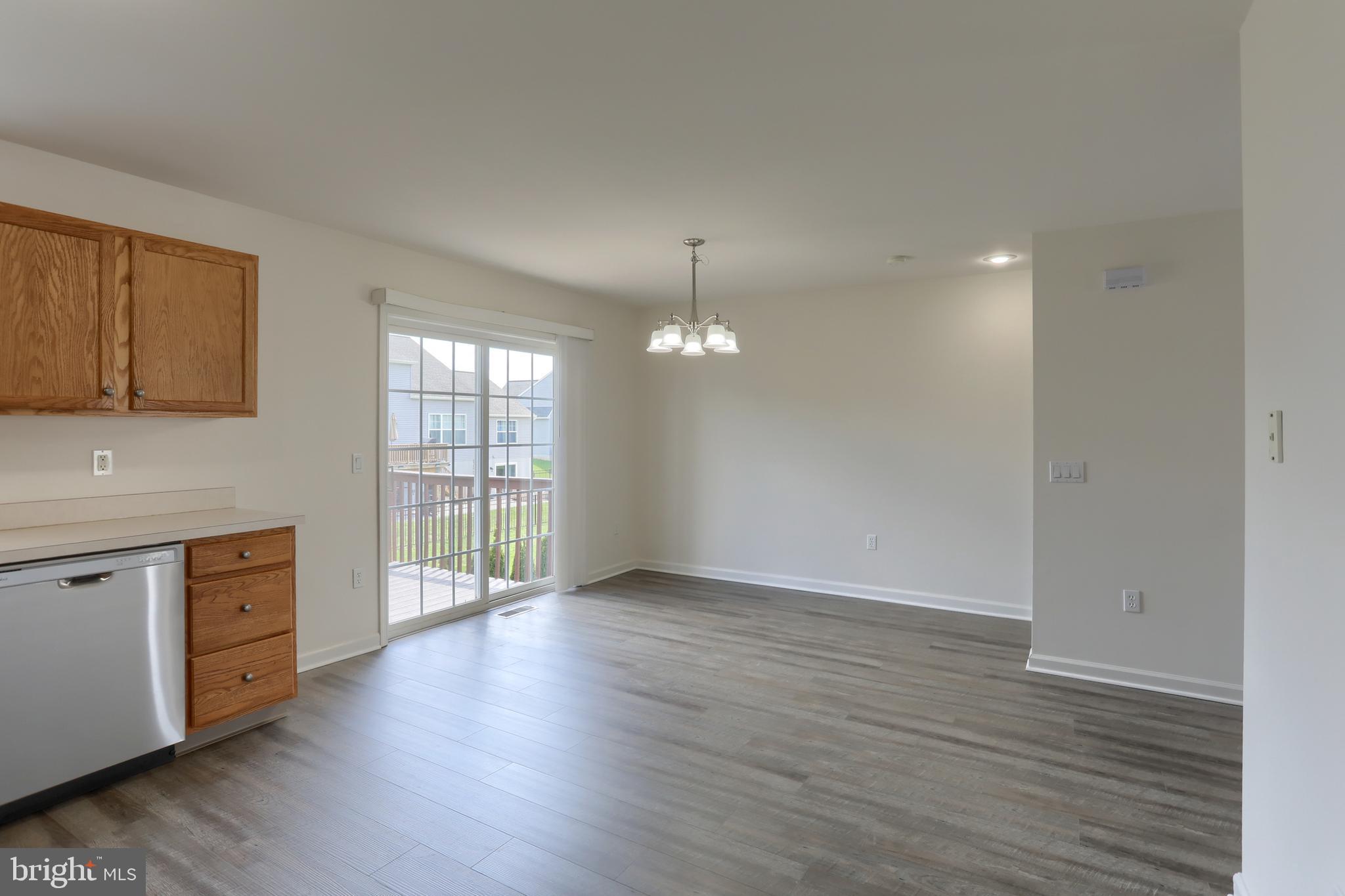 OAK HILLS - Residential