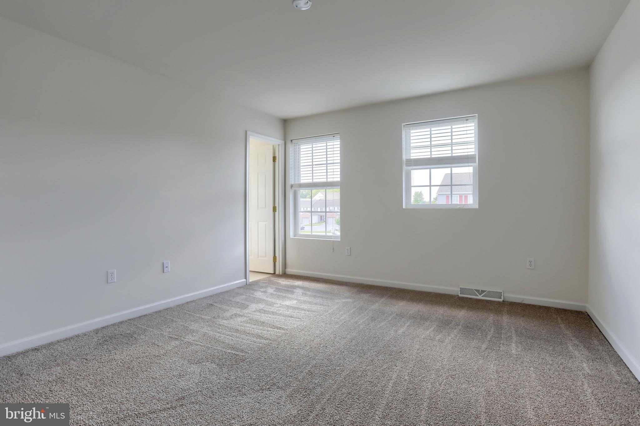 OAK HILLS - Residential