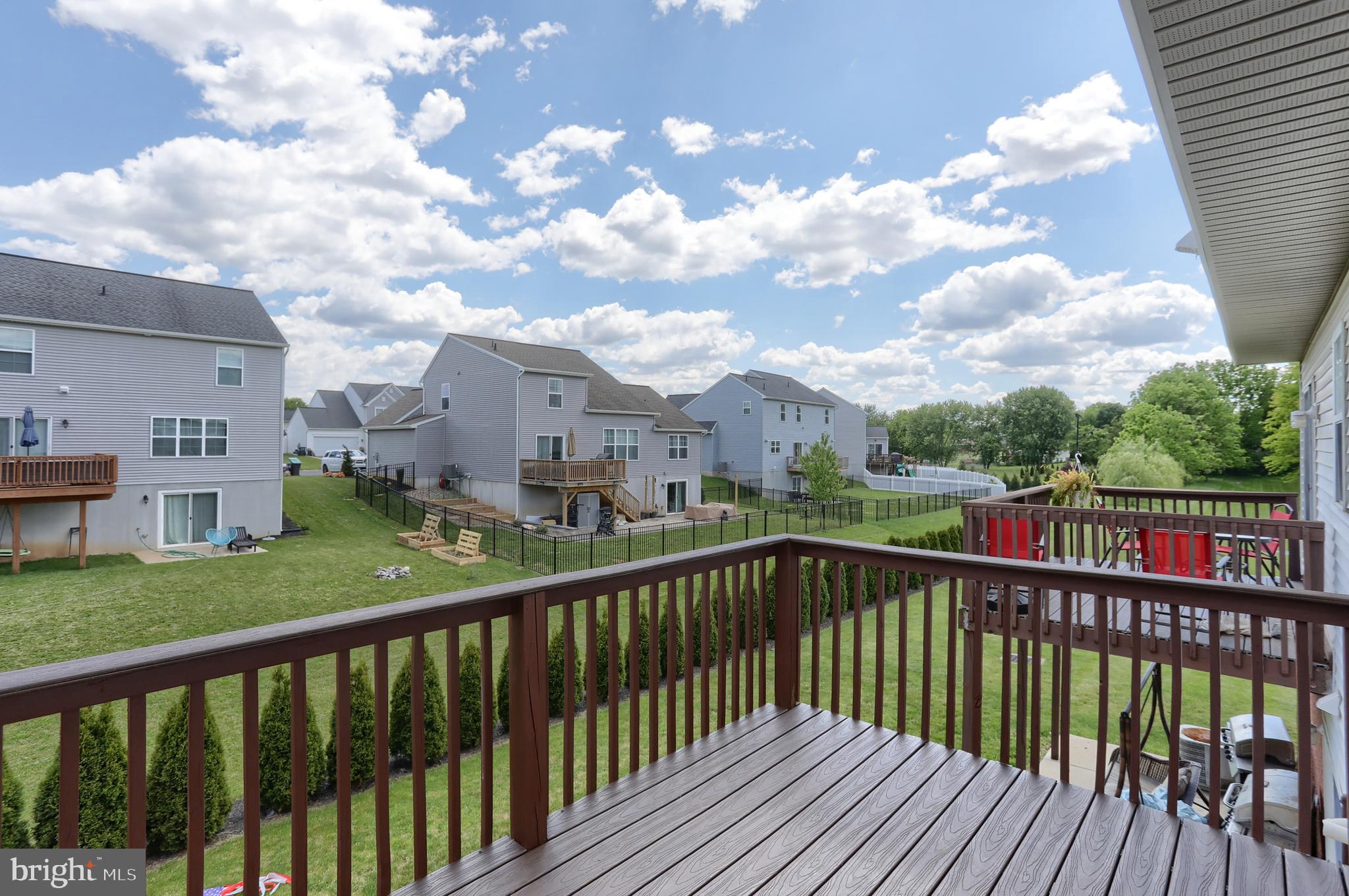OAK HILLS - Residential