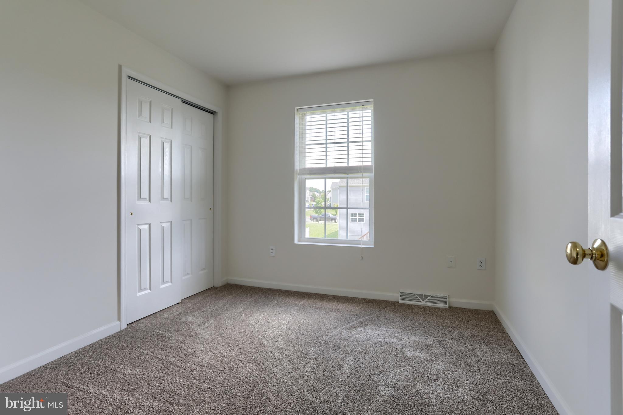 OAK HILLS - Residential