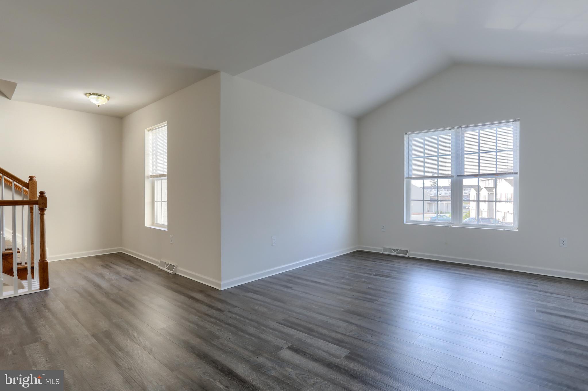 OAK HILLS - Residential