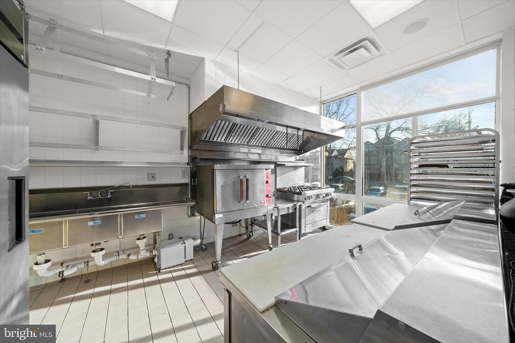 DEVON CONDO - Commercial Sale