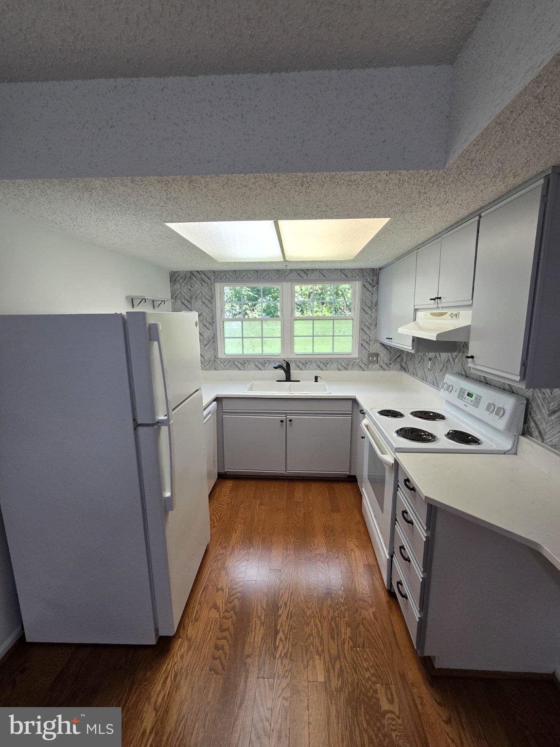 HUNTERS SQUARE - Residential