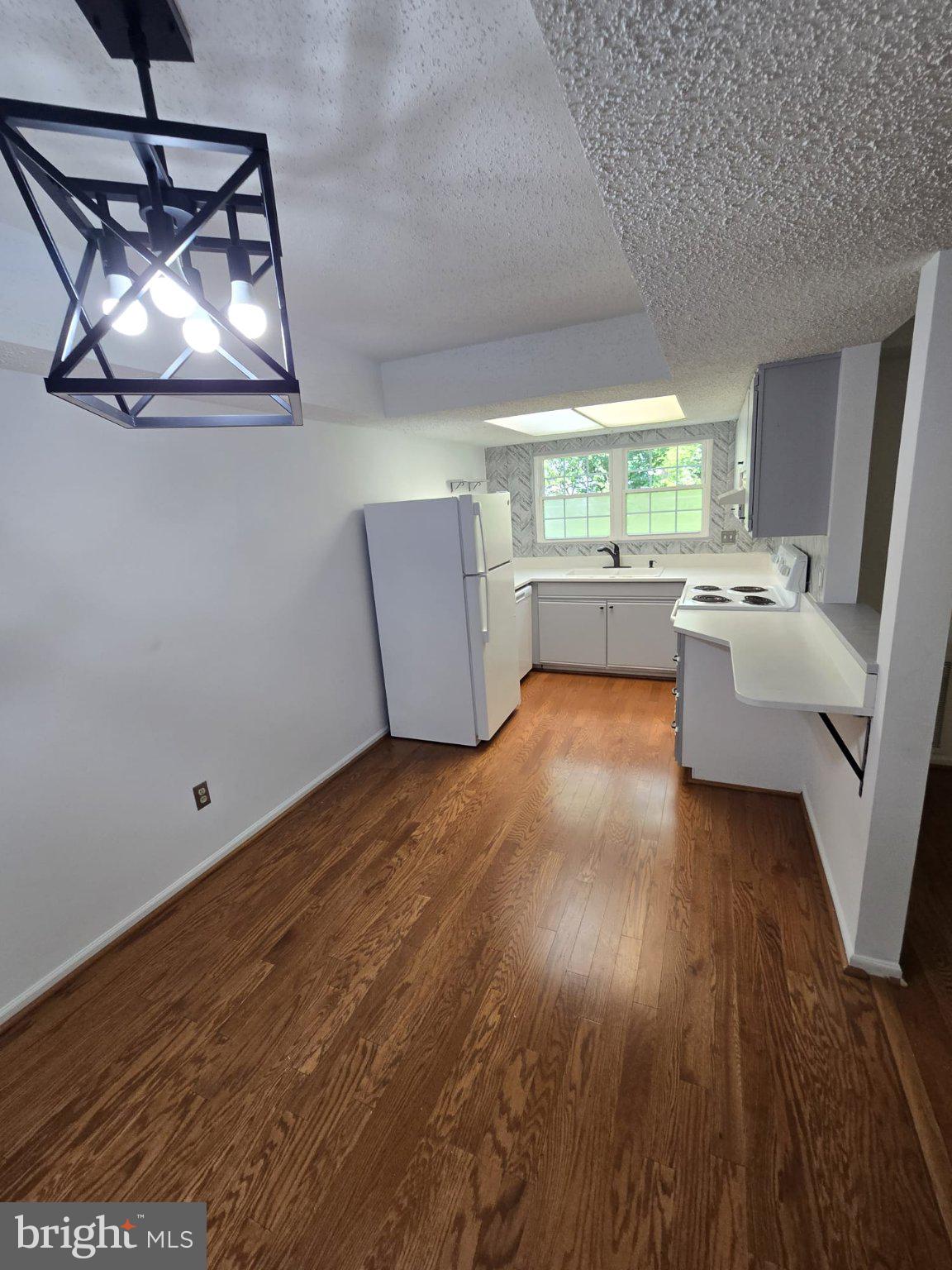 HUNTERS SQUARE - Residential