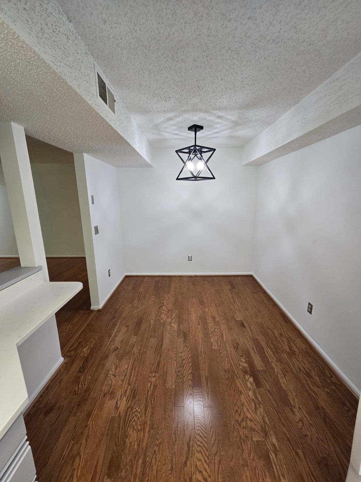HUNTERS SQUARE - Residential